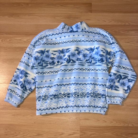 NBA Womens size large cropped fleece sweater winter perfect - Picture 7 of 7